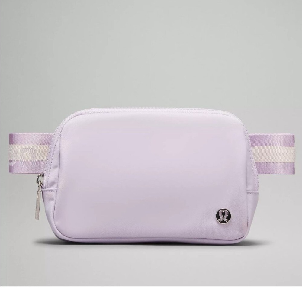 Lululemon Everywhere Belt Bag 1L Wordmark- Lilac Ether